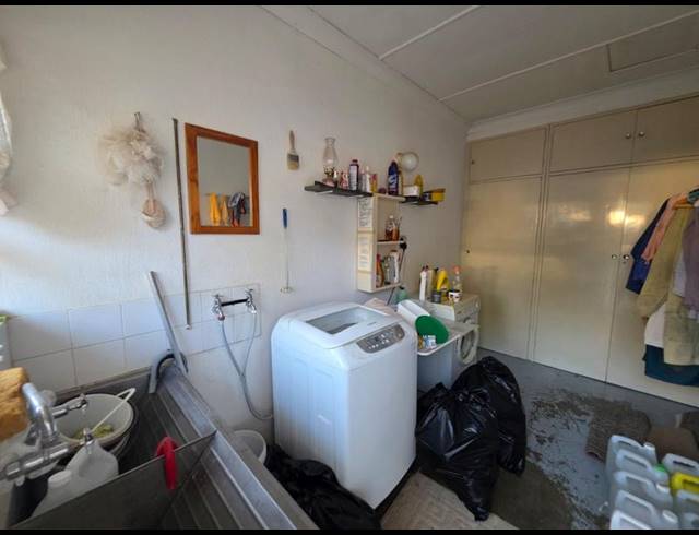 3 BEDROOM HOUSE FOR SALE IN GREENHILLS